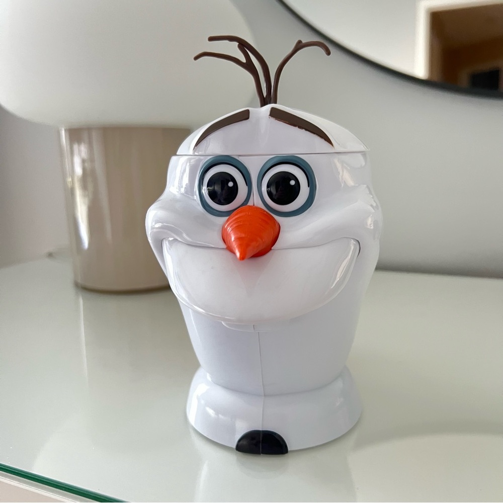 🆕Disney on ice Official Olaf cup